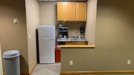 Lincoln Room - Kitchenette