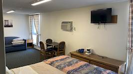 Lakeside Center - Suite